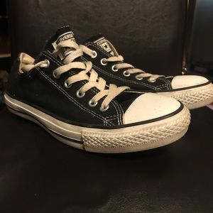 Black and white converse all stars